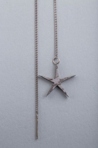 Meteorite mono earring STAR 5